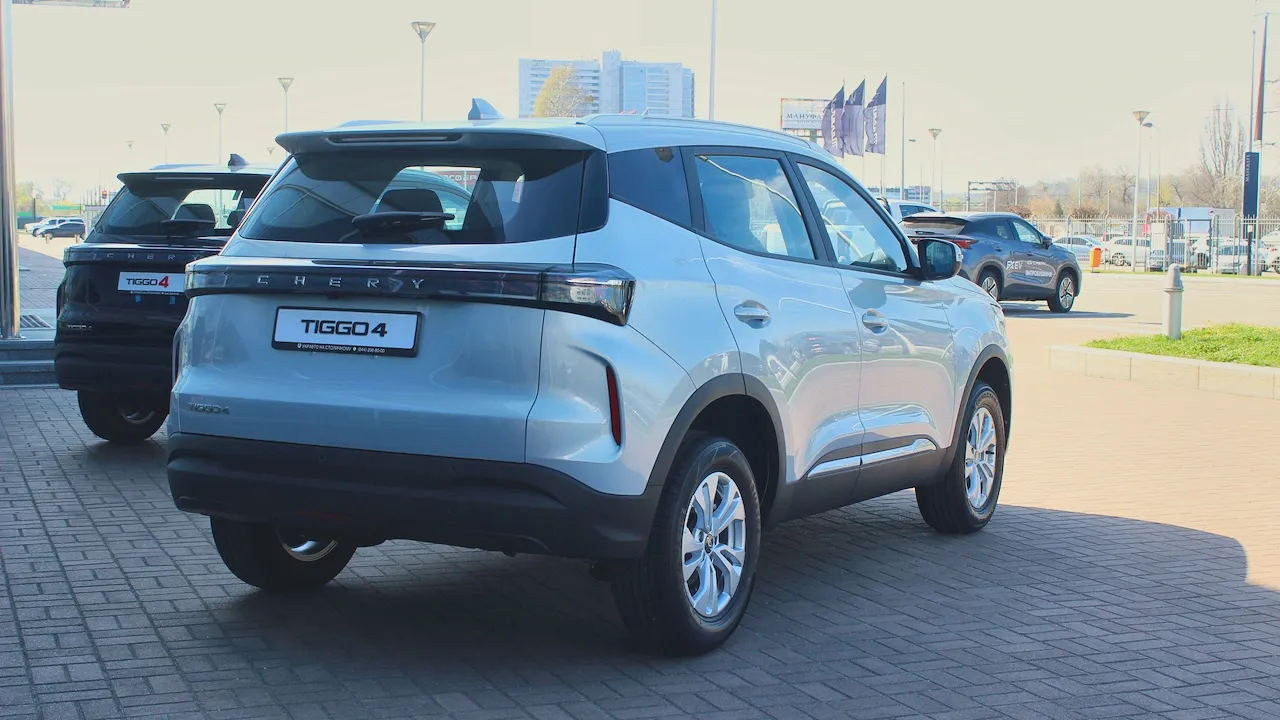 Фото до матеріалу: Chery Tiggo 4 та Tiggo 4 Hybrid: нові кросовери з різним характером для українських доріг