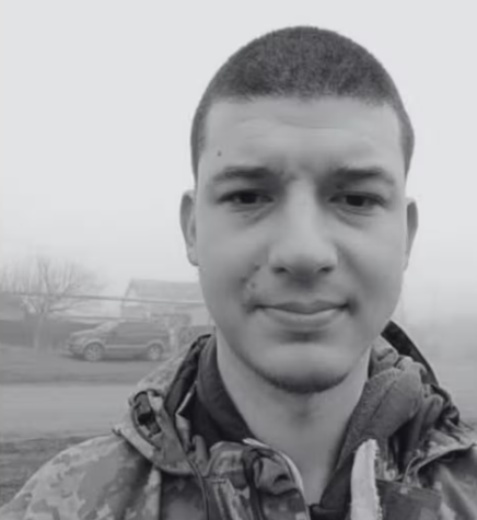 Фото до матеріалу: На Львівщині перепоховають героя фільму про Бахмут: Михайло Алексєєнок повертається до рідної землі