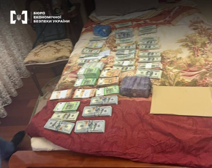 Фото до матеріалу: У Києві викрили групу, яка незаконно переоформила 50% частки підприємства