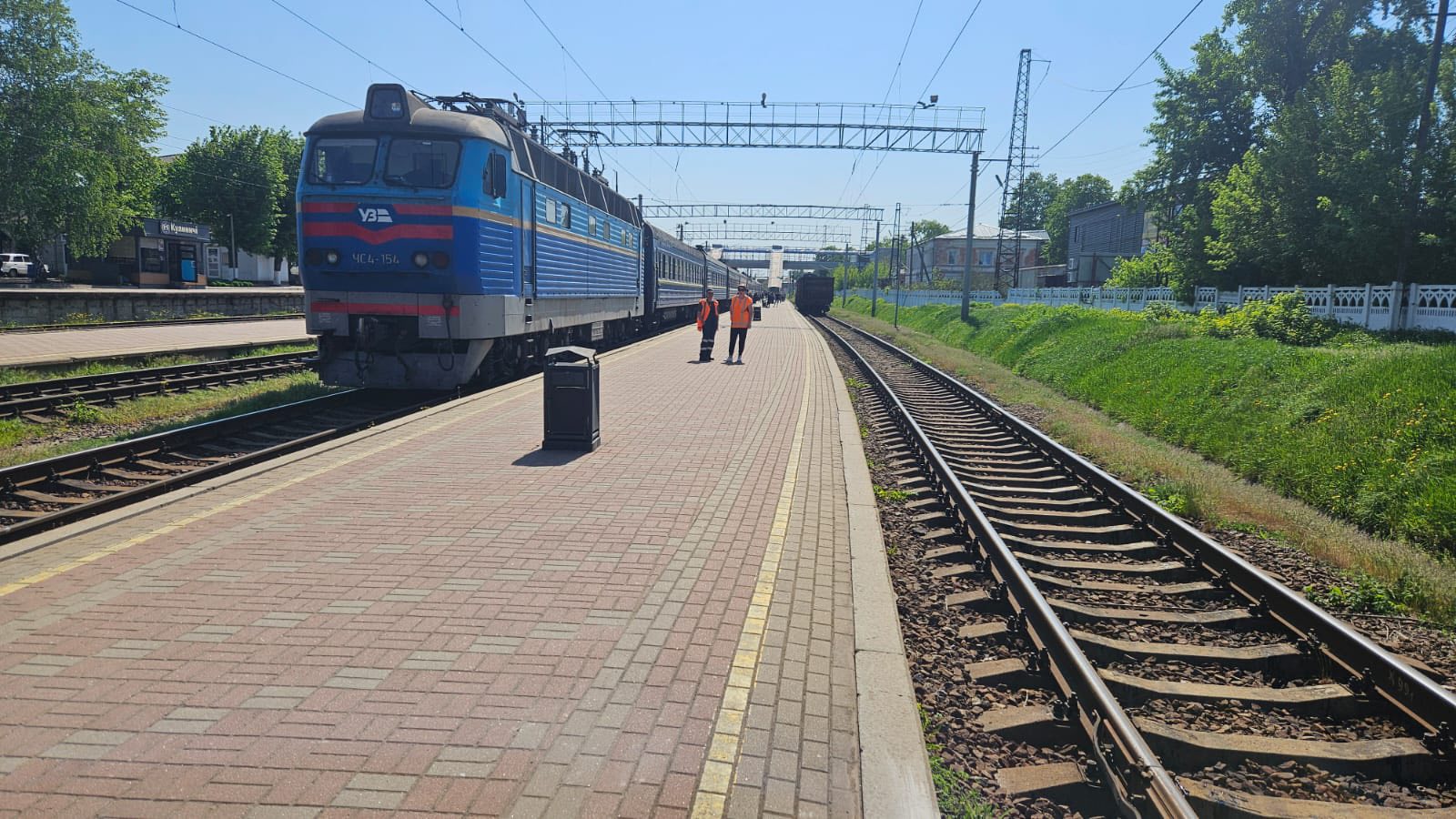 Фото до матеріалу: Поїзд через Черкащину, що зазнав обстрілу, прибув за графіком