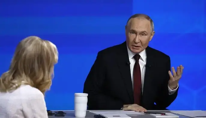 Фото до матеріалу: Російська влада використовує радянські міфи, щоб приховати економічну кризу — експерт