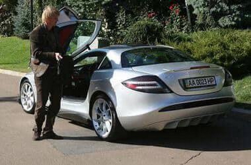 Фото до матеріалу: Справжній власник рідкісного Mercedes-Benz SLR McLaren: це був Андрій Гусін, а не Хабі Алонсо