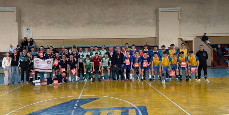 Фото до матеріалу: Збірна ЗУНУ здобула перемогу на ІІ етапі футзального турніру «Пліч-о-пліч»