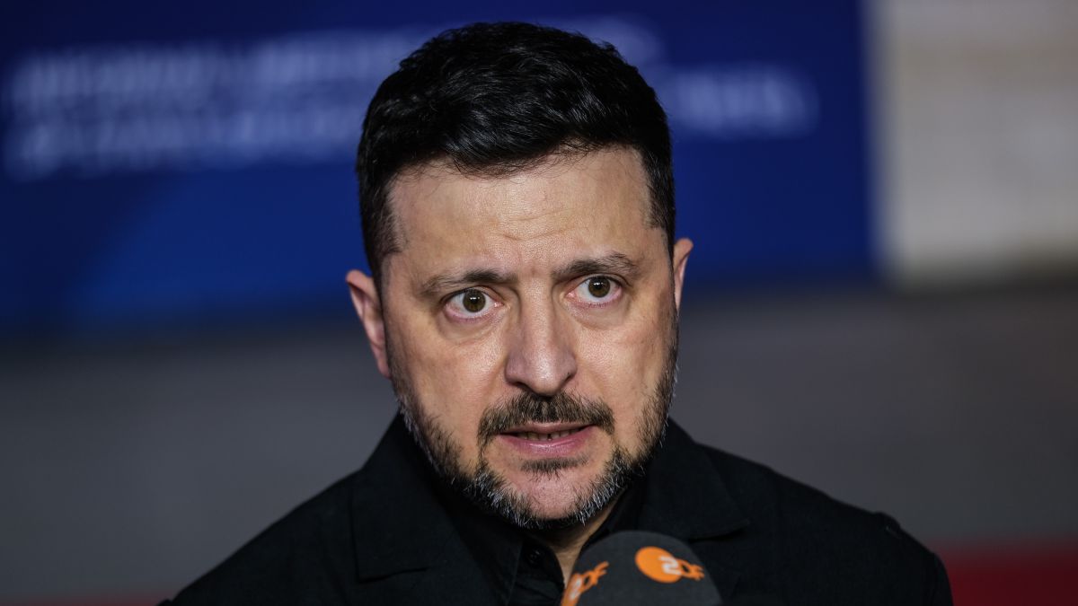 Фото до матеріалу: Скандал навколо R1: чи загрожує це Зеленському і що чекає голову держави