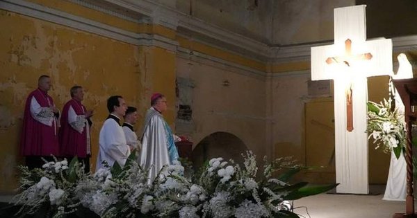 Фото до матеріалу: У Львові вперше за 80 років молитва у костелі на території автобусного заводу