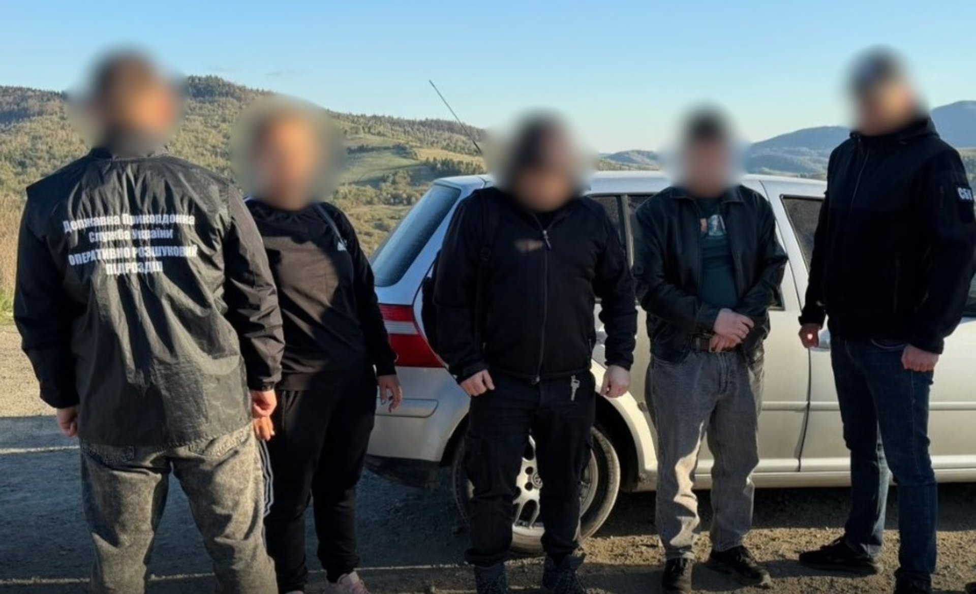 Фото до матеріалу: Військовослужбовець затримав на Нижніх Воротах, що віз «клієнта» до кордону
