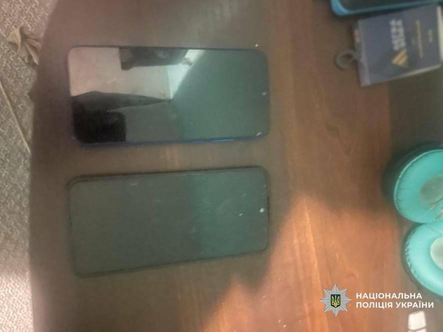 Фото до матеріалу: У Києві затримали шахрайку, яка виманила у пенсіонерки 330 тисяч гривень