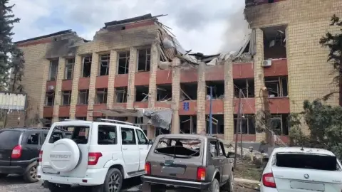 Фото до матеріалу: На півночі окупованої Луганщини — удари по адмінбудівлях. ТРИБУН розповідає про наслідки