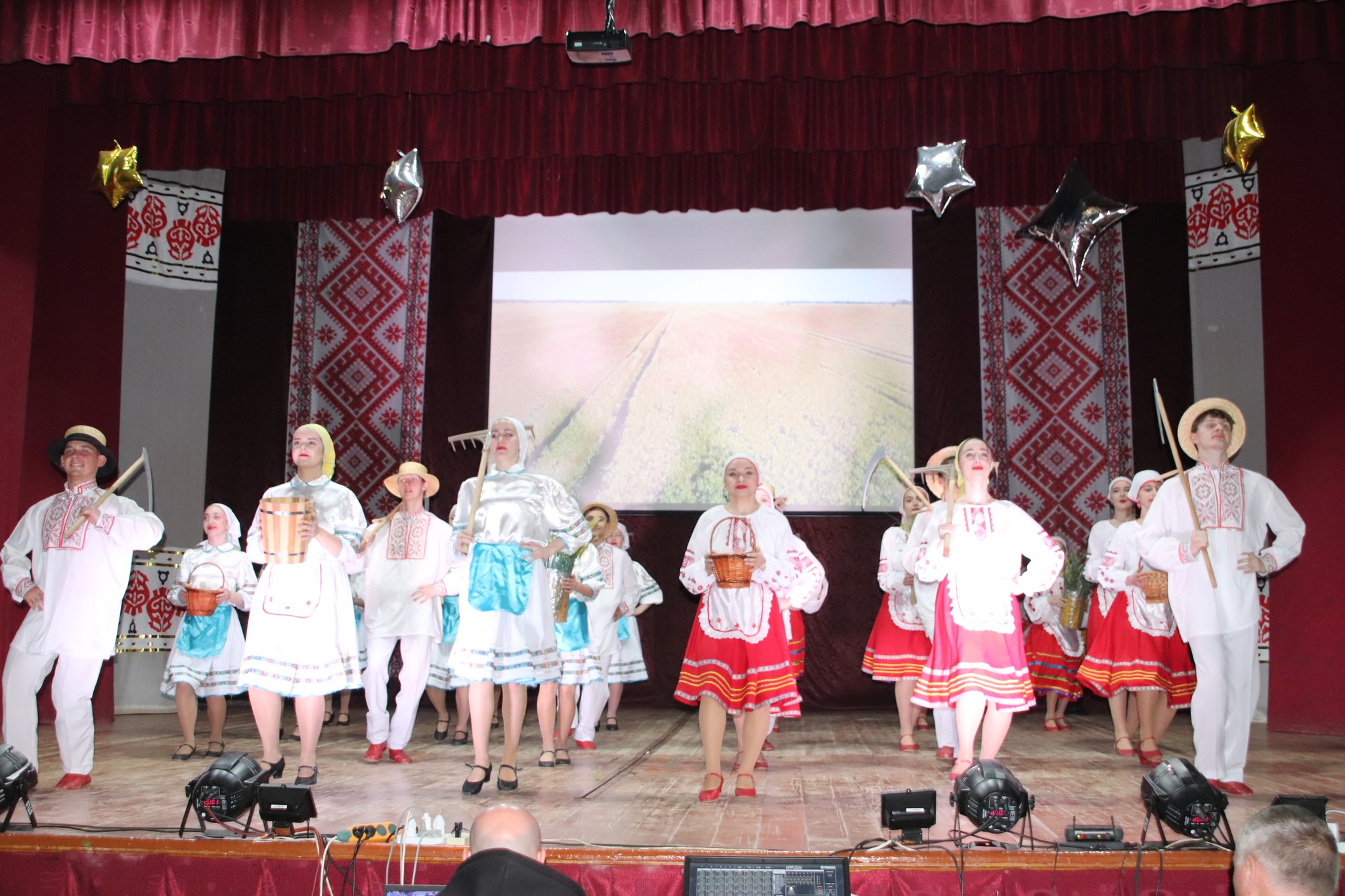 Фото до матеріалу: Виноградівка відсвяткувала 215-річчя: від літургії до підтримки ЗСУ