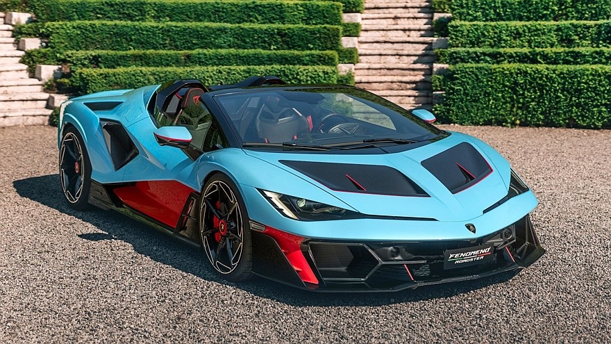 Фото до матеріалу: Lamborghini представила ексклюзивний суперкар Fenomeno Roadster без даху
