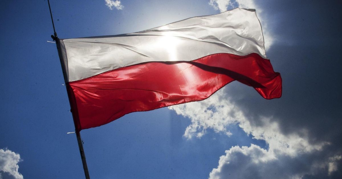 Фото до матеріалу: Українцям у Польщі: закрити рахунки перед виїздом, щоб уникнути боргів