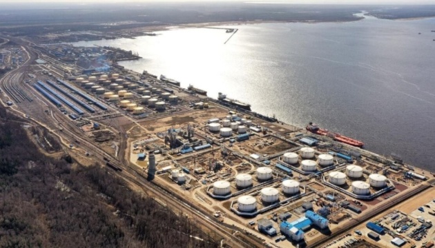 Фото до матеріалу: Експорт нафти з РФ за місяць впав на 1,8 мільйона тонн через удари по портах і санкції - Власюк