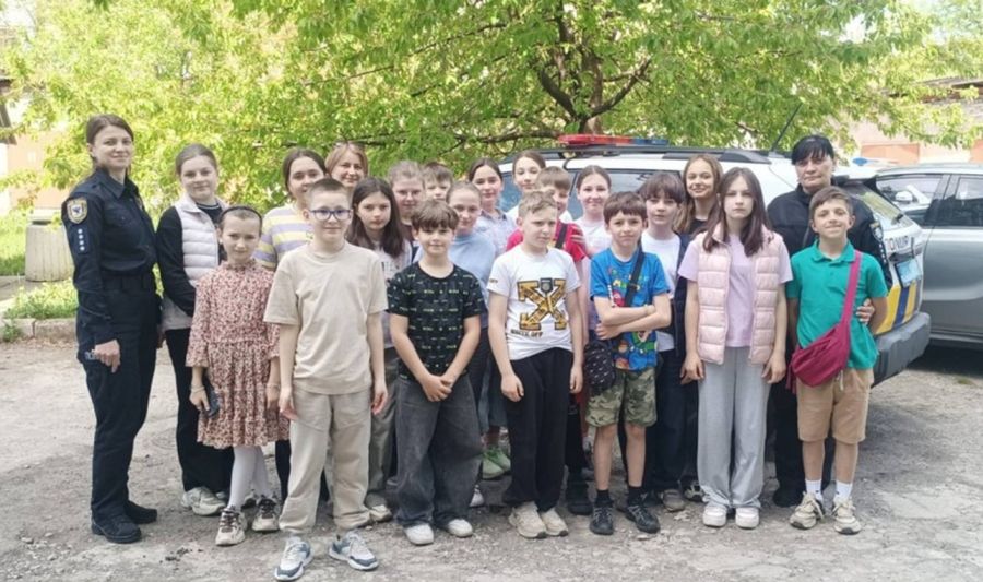 Фото до матеріалу: Учні калуського ліцею №2 дізналися про роботу поліції зсередини