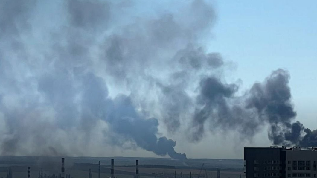 Фото до матеріалу: Сили оборони України уразили нафтопереробний завод «Лукойл-Пермнефтеоргсинтез» у Пермському краї