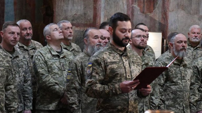 Фото до матеріалу: У Софійському соборі відзначили випуск військових капеланів