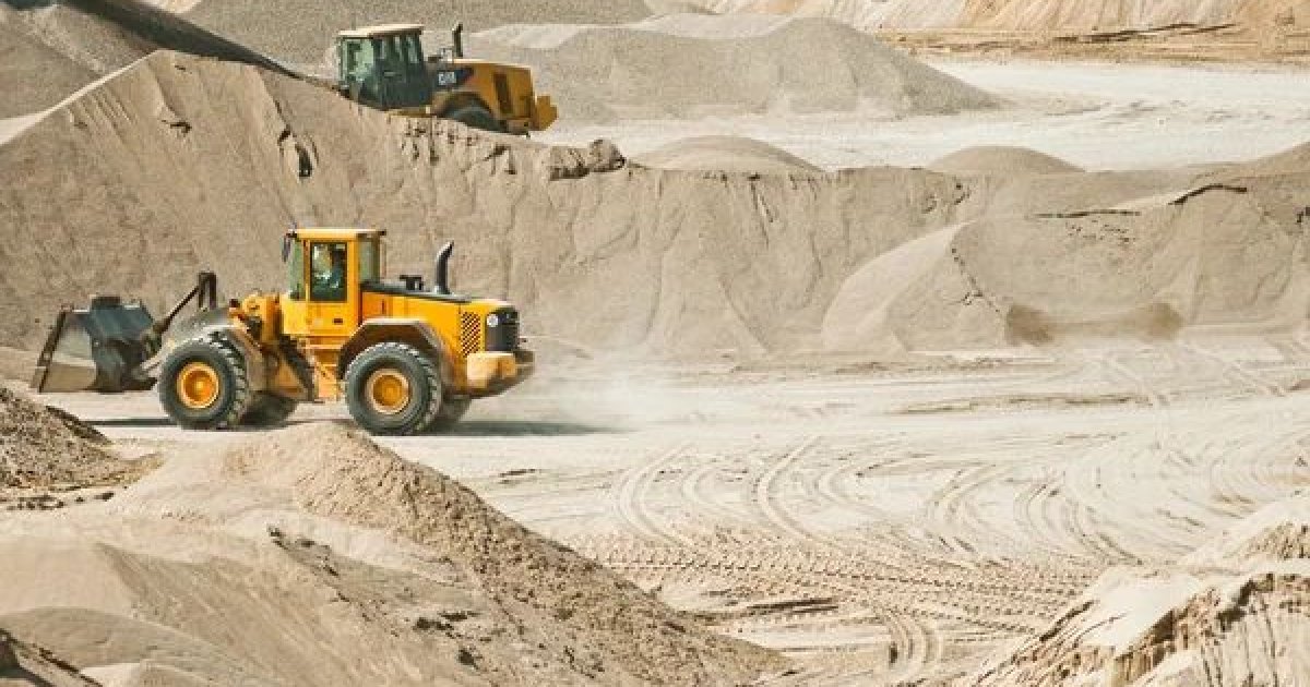 Фото до матеріалу: У Києві та Київській області продали права на бурштин та воду за 15 млн грн