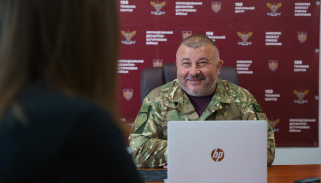 Фото до матеріалу: Десантники готують Україну до війни: 100 тисяч курсантів пройшли підготовку в 199 навчальному центрі