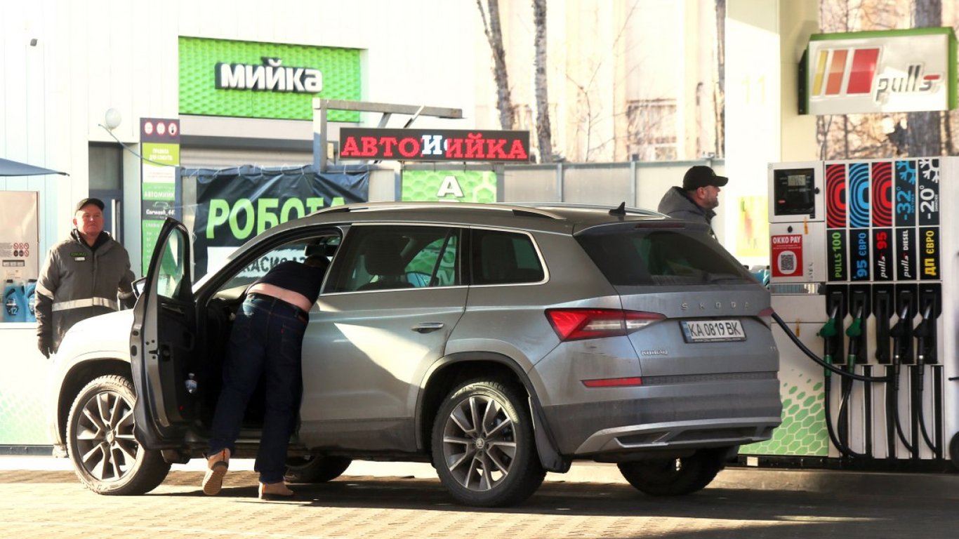 Фото до матеріалу: Ціни на паливо в Львівській області: дизель дорожчає, газ дешевшає