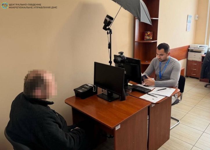 Фото до матеріалу: Іноземцям на Черкащині дали місяць на виїзд