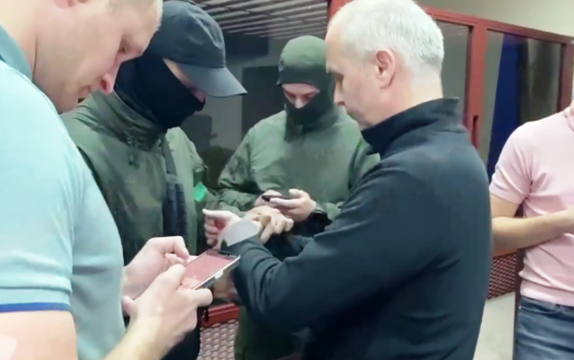 Фото до матеріалу: Суд змінив запобіжний захід Нестору Шуфричу: політика перевели на цілодобовий домашній арешт