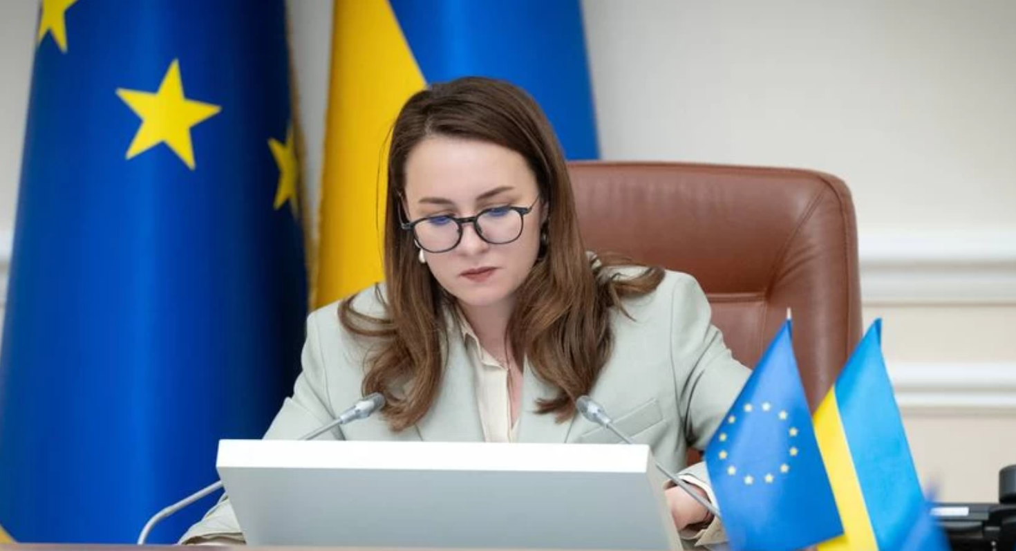 Фото до матеріалу: Кабмін скасував заборону на виїзд за кордон для багатьох жінок-посадовиць