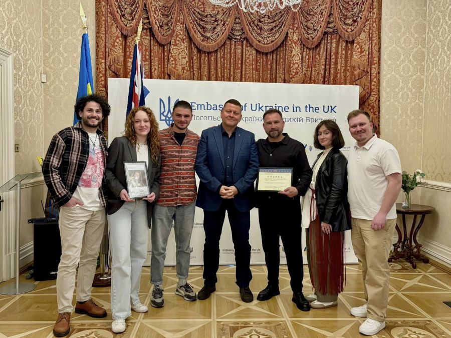 Фото до матеріалу: Актори Франківського драмтеатру зустрілися з Валерієм Залужним у Києві
