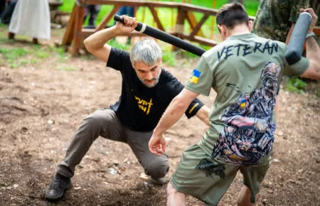 Фото до матеріалу: Лицарі нового часу: як бугуртний спорт допомагає ветеранам відновитися