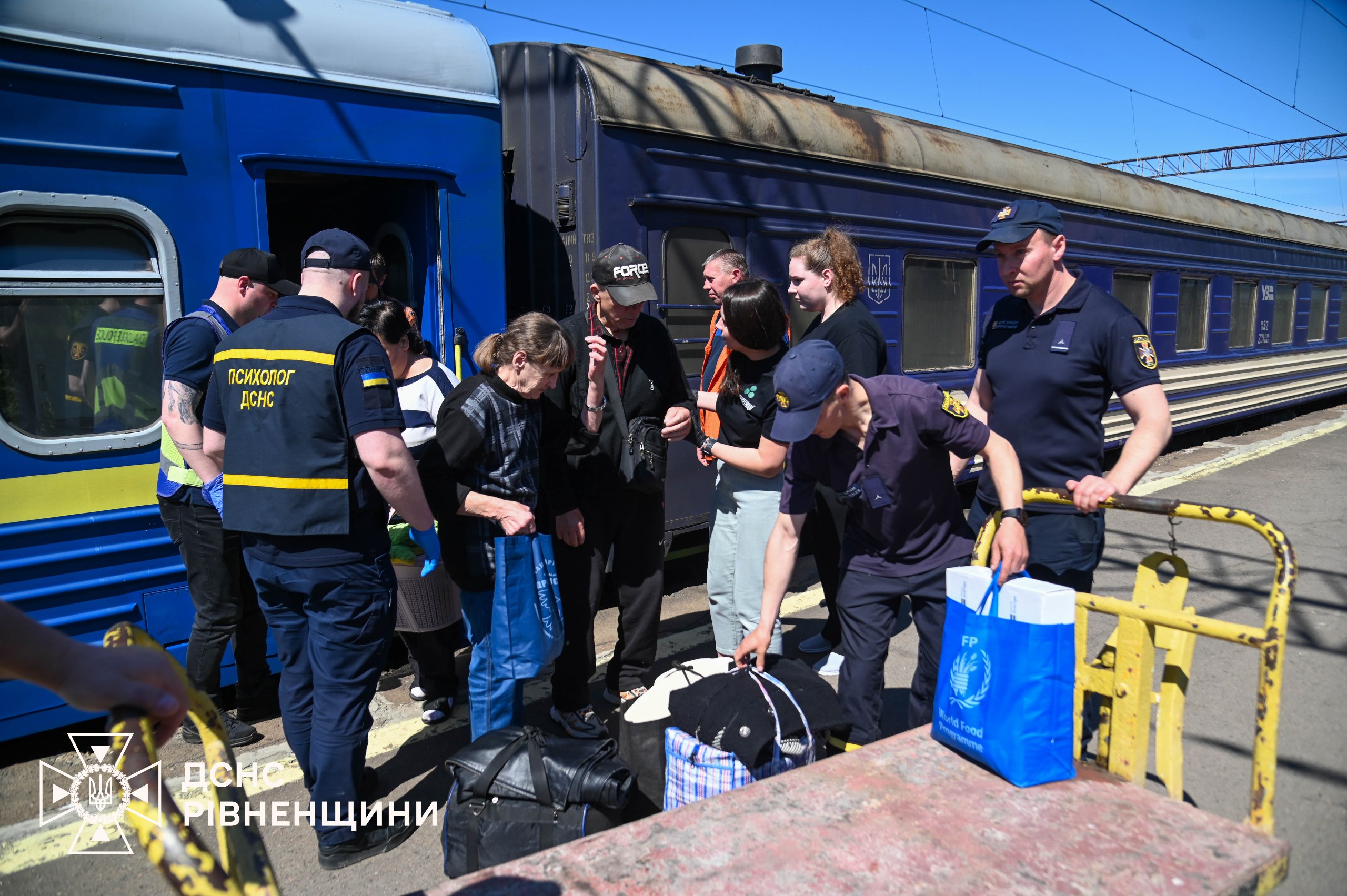 Фото до матеріалу: Майже 30 людей евакуйовано з передових громад Донецької області