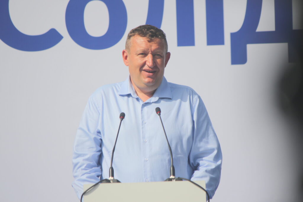 Фото до матеріалу: Петро Адамик закрив коментарі у Фейсбуці під публікацією про підземний паркінг