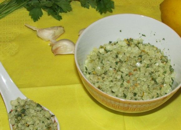 Фото до матеріалу: Як зробити корисну сіль із цедрою та прянощами: рецепти та користь для здоров'я