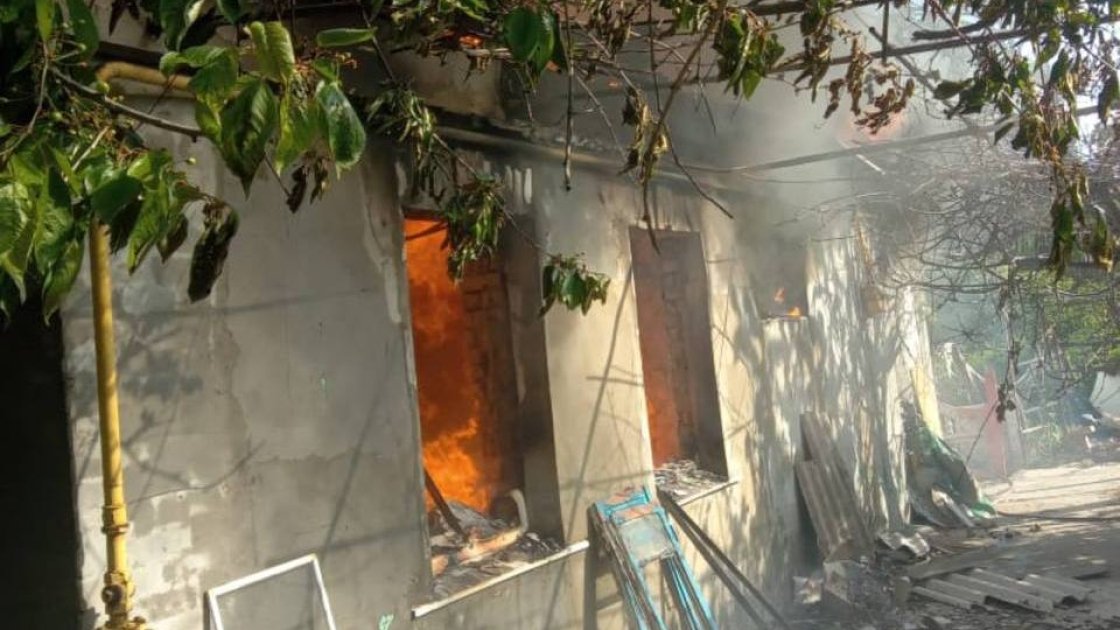 Фото до матеріалу: Обстріл Нікопольського району: постраждали троє юнаків та десятки осель