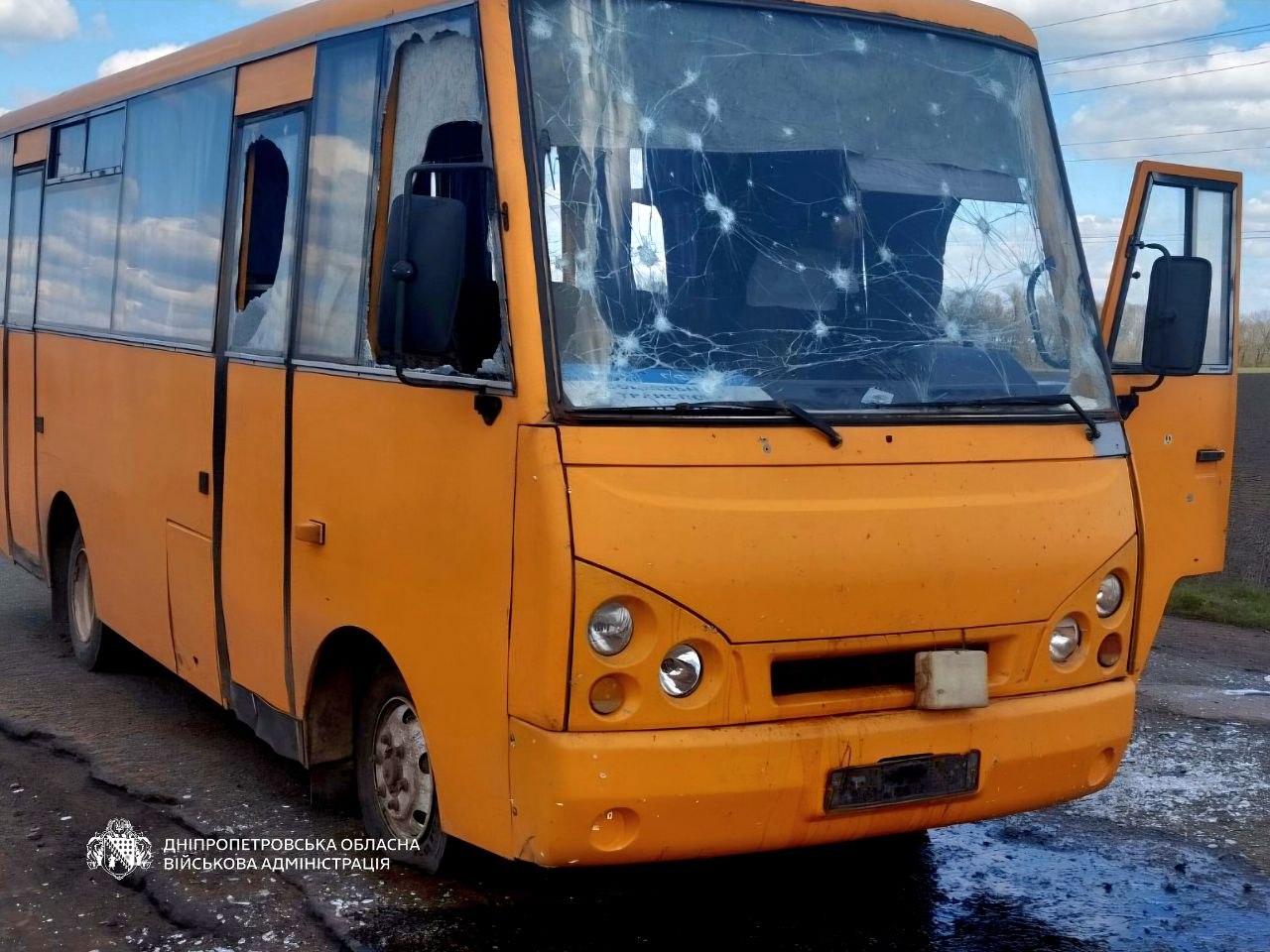 Фото до матеріалу: Масовані обстріли Дніпропетровщини: 1 загинула, 22 поранені після майже 50 атак ворога