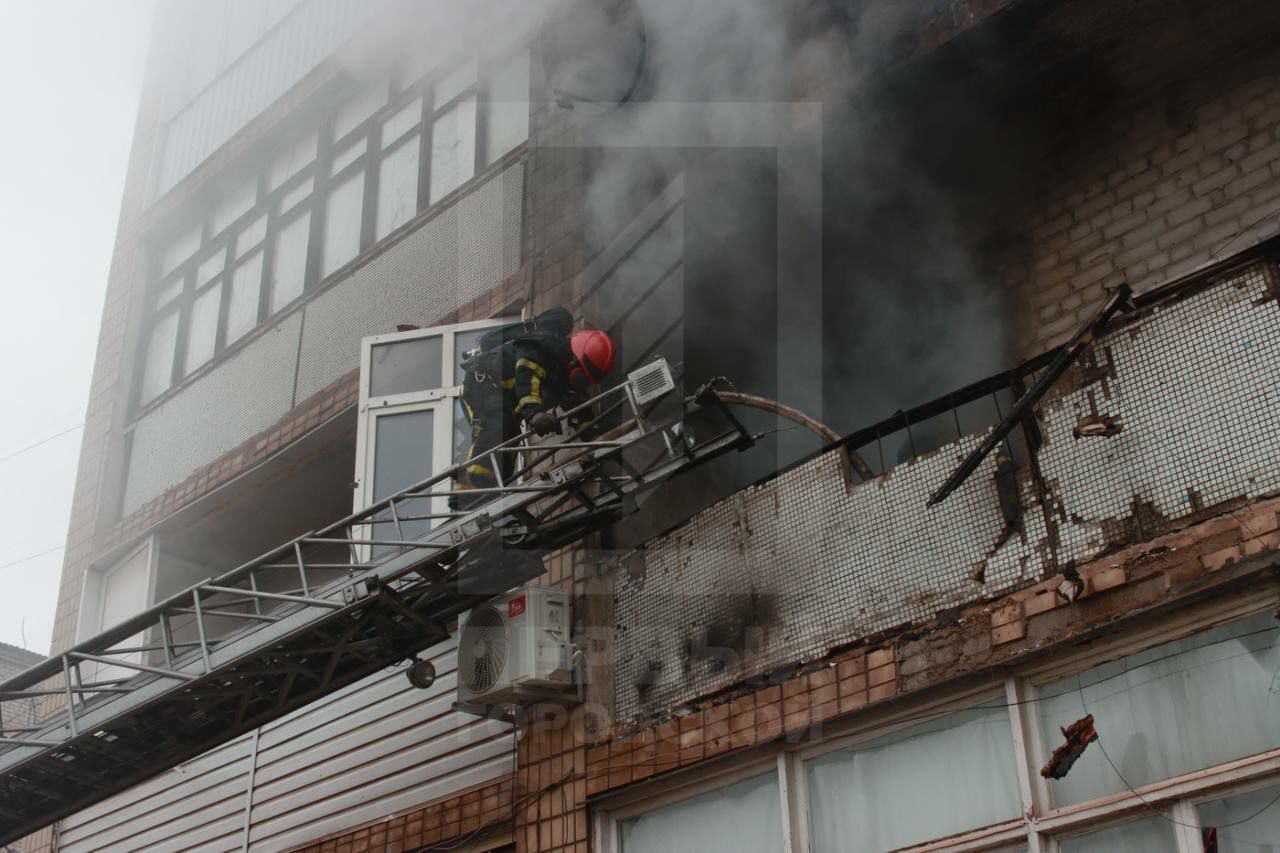 Фото до матеріалу: У Кривому Розі вибух газу: четверо постраждалих, пожежа ліквідовано