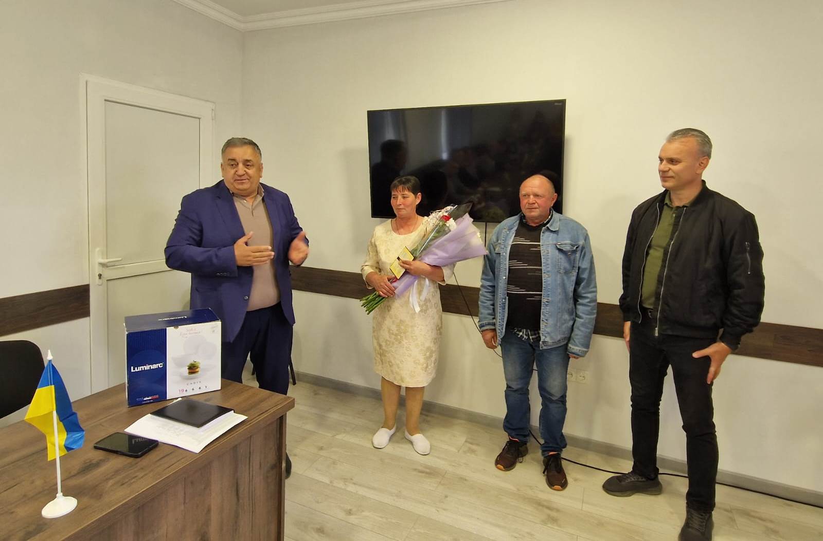 Фото до матеріалу: Мати-героїня з Болградського району: у Буджацькій громаді нагородили родину Покричуків
