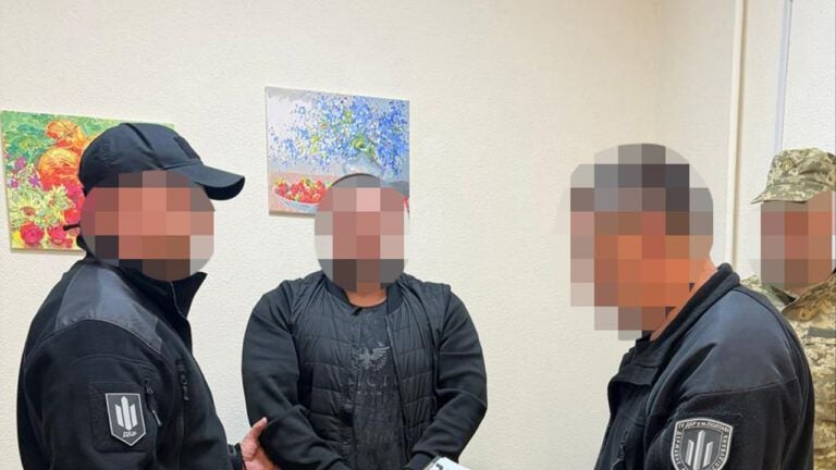Фото до матеріалу: На Дніпропетровщині затримали військового, який жорстоко побив побратима перед строєм