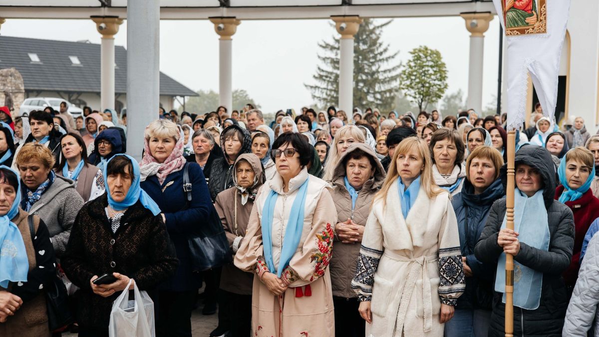 Фото до матеріалу: Сотні матерів зібралися на Ясній Горі у Гошеві на XIX з'їзд спільнот «Матері в молитві»