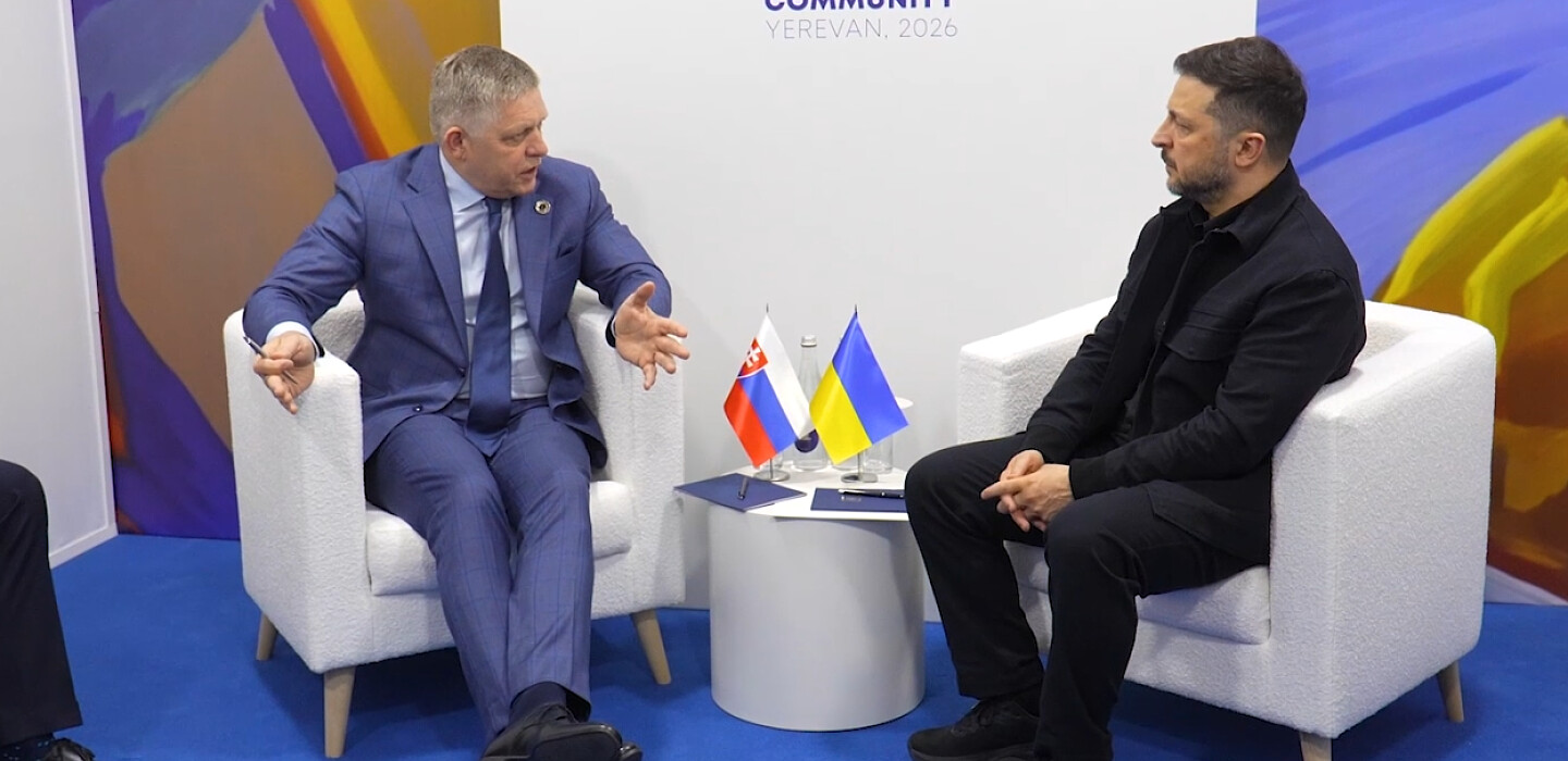 Фото до матеріалу: Зеленський зустрівся з прем’єром Словаччини Фіцо в Єревані: є домовленості