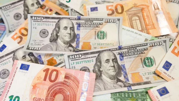 Фото до матеріалу: Попит на долари та євро в Україні впав на 60%: що змінилося на валютному ринку