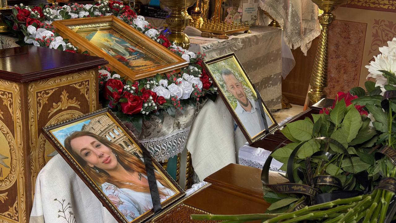 Фото до матеріалу: У Ладижині провели останню путь Яни Сіранчук та Олександра Арбузова