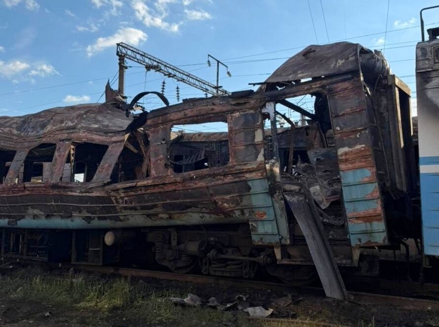 Фото до матеріалу: Масована атака по Україні: ворог завдав 23 удари по об'єктах Укрзалізниці