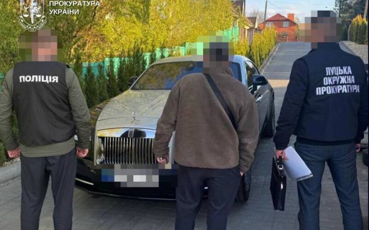 Фото до матеріалу: Луцький чиновник підозрюють у хабарі за документи на піщаний кар'єр