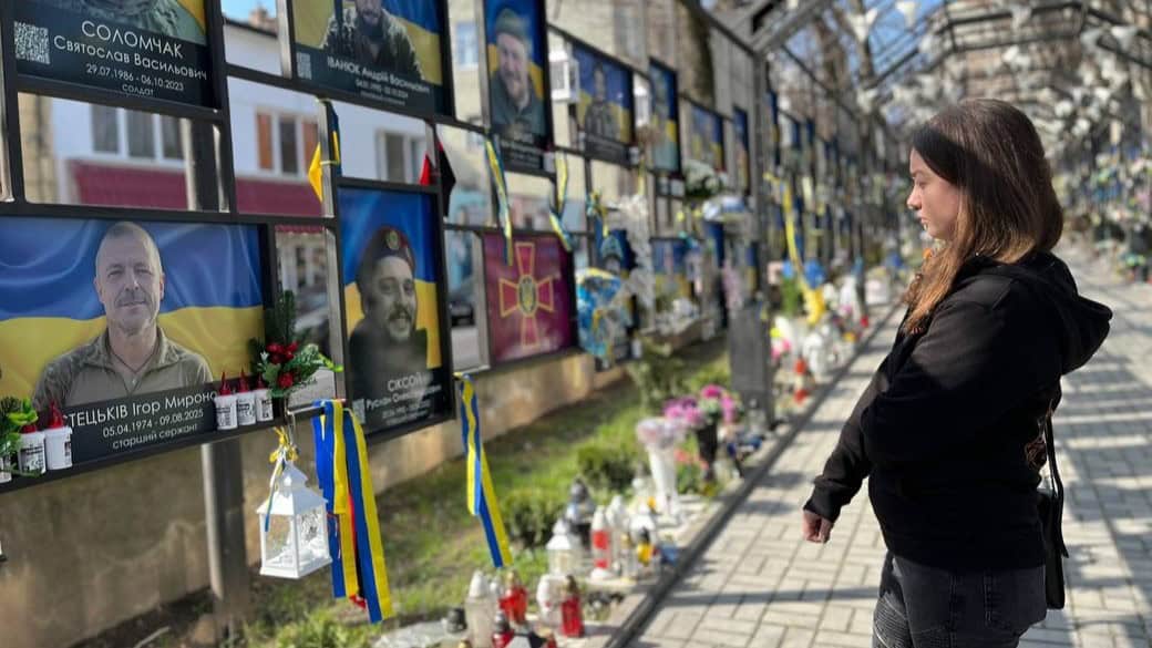 Фото до матеріалу: Як Україна буде пам'ятати полеглих: історія традицій та сучасні підходи