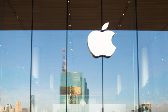 Фото до матеріалу: Apple змінює кольори iPhone: iPhone 18 Pro отримає глибокий червоний