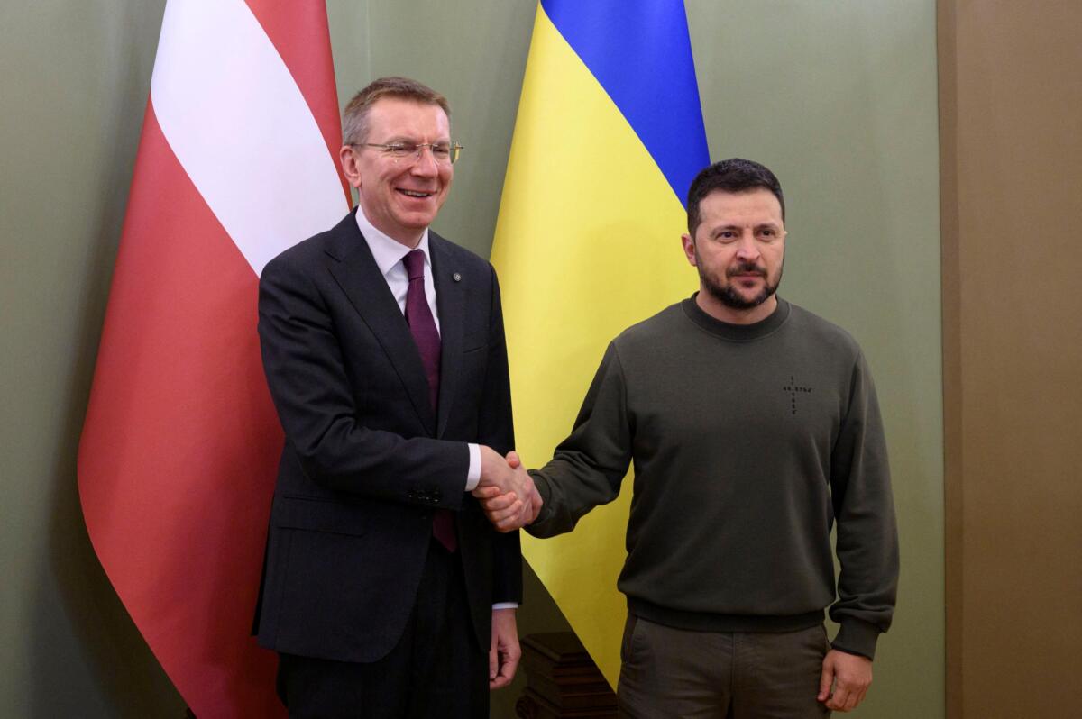 Фото до матеріалу: Зеленський анонсував відправку військових експертів до Латвії