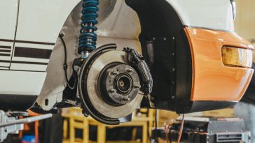 Фото до матеріалу: Porsche продала частку у Bugatti: Мате Рімац отримав повний контроль над легендарним брендом