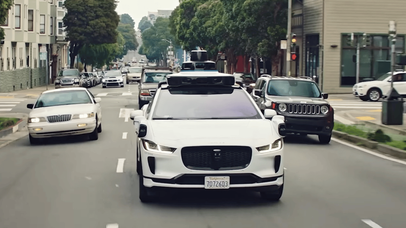 Фото до матеріалу: Waymo відкликає тисячі роботаксі через критичний збій
