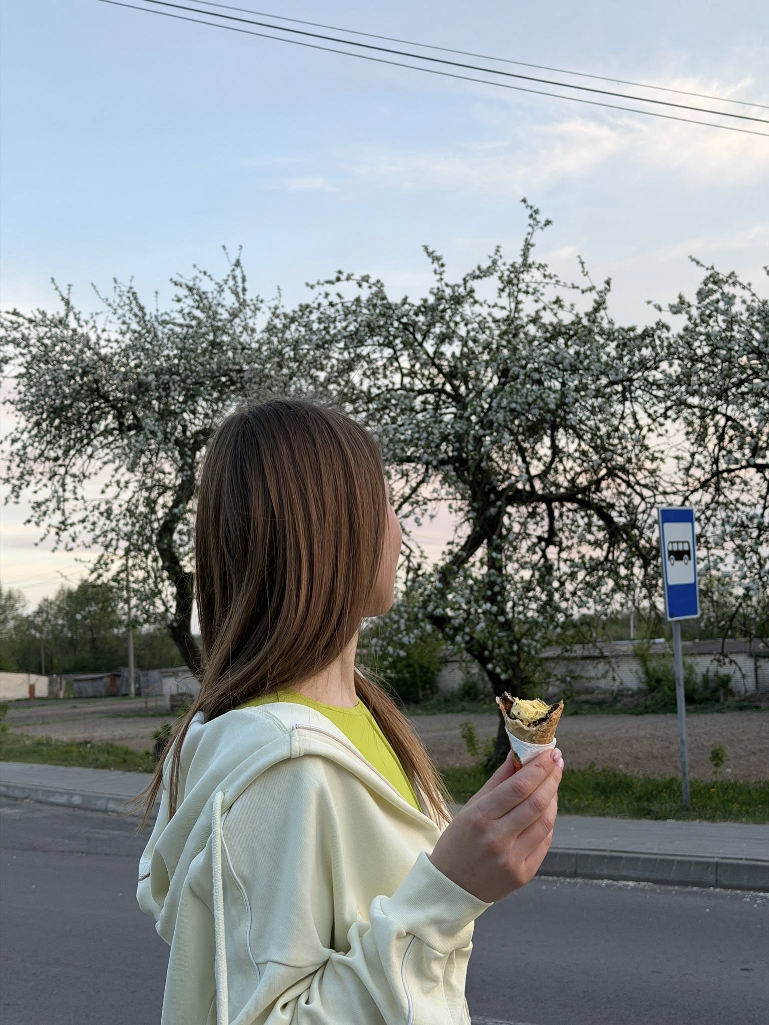 Фото до матеріалу: YAKTAK повернувся до рідної Старої Вижівки: зворушливі фото з родиною