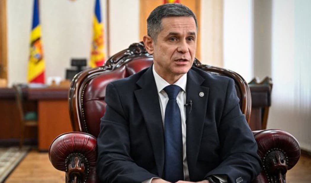 Фото до матеріалу: Опозиція вимагає відставки міністра оборони Молдови через загибель підлітка