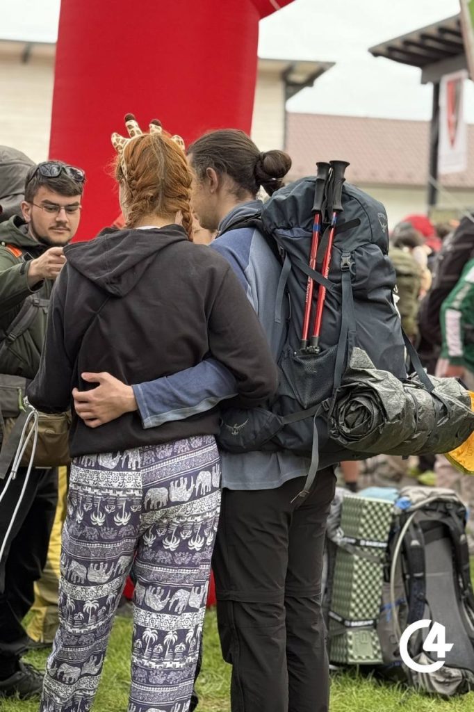 Фото до матеріалу: Рекордна кількість учасників: у Вижниці пройшли змагання «Стежками Героїв»
