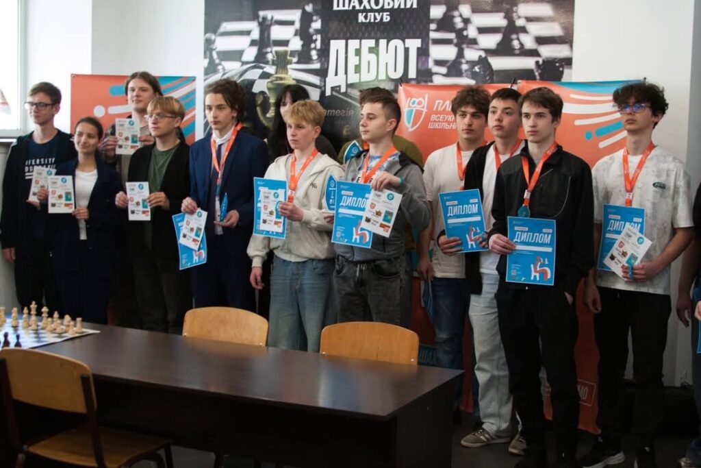 Фото до матеріалу: Рекламні конструкції в Черкасах: як отримати дозвіл за один день